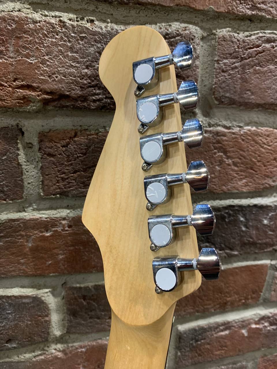 Электрогитара Stratocaster HSS с Моделирующим Комбоусилителем (комплект) - изображение 9