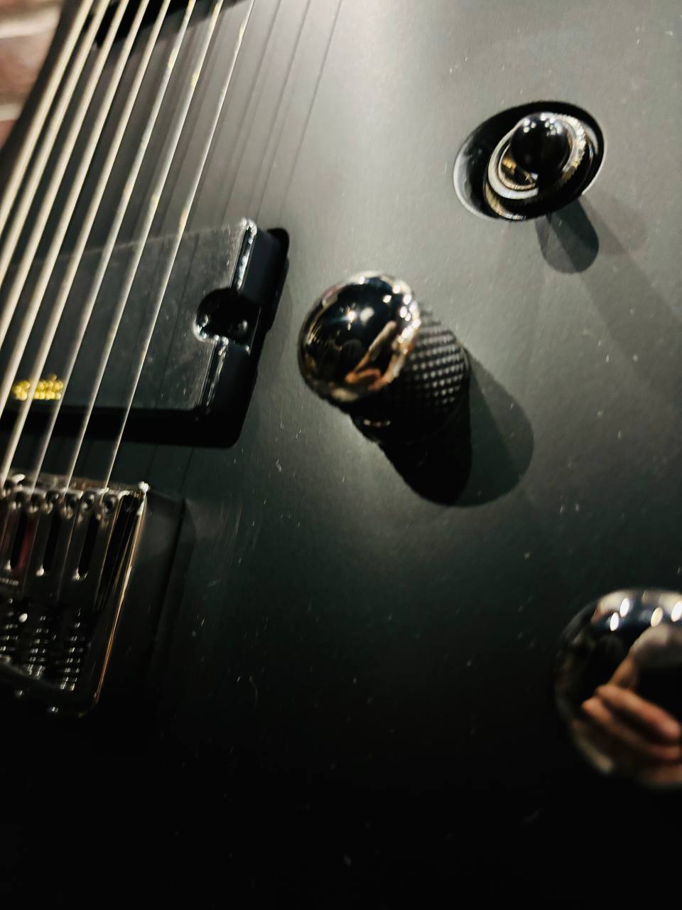 Электрогитара Schecter Demon 8 Black Mate + Комбик 15 ват с Перегрузом (USA) - изображение 5