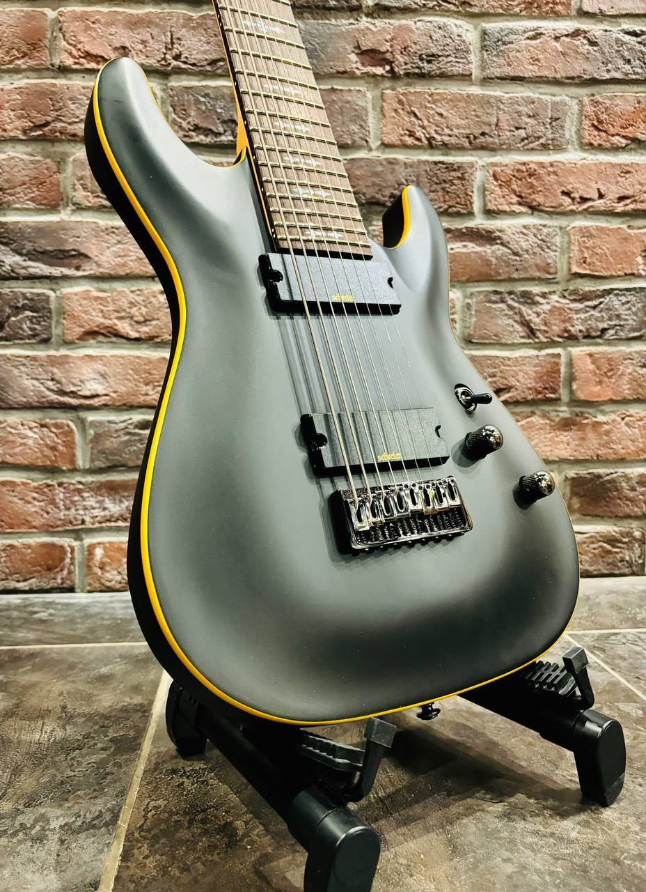 Электрогитара Schecter Demon 8 Black Mate + Комбик 15 ват с Перегрузом (USA) - изображение 7