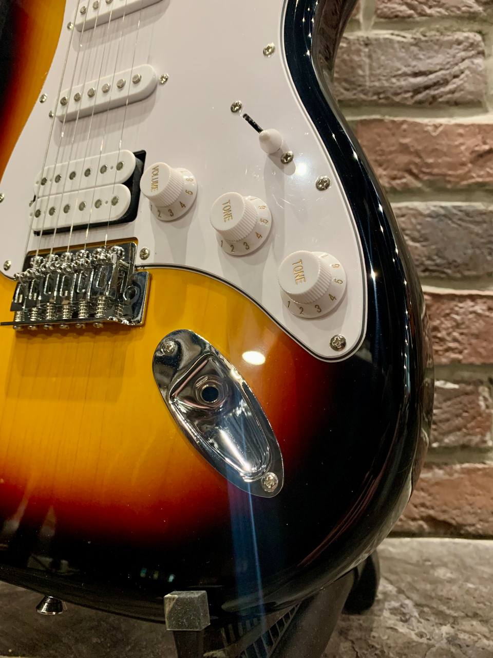 Электрогитара EART Guitars Power CV60S - изображение 4