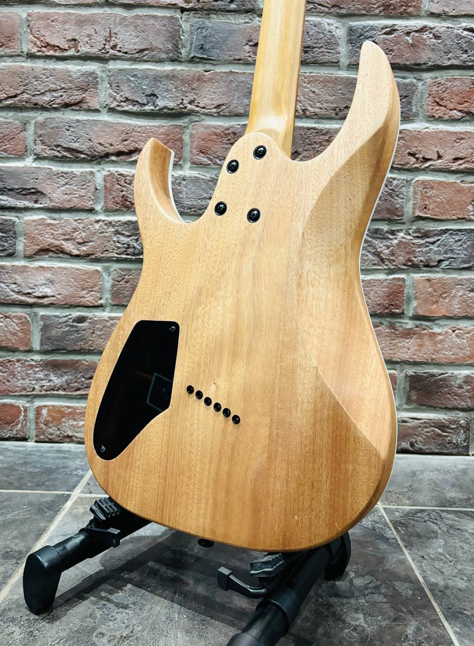 Мультимензурная Электрогитара Real Rock-MS6 +  Мощный Комбик с Перегрузом - изображение 4