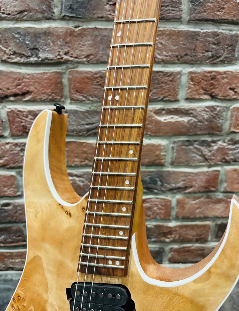 Мультимензурная Электрогитара Real Rock-MS6 +  Мощный Комбик с Перегрузом - изображение 6