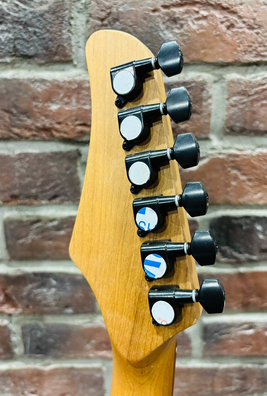 Мультимензурная Электрогитара Real Rock-MS6 +  Мощный Комбик с Перегрузом - изображение 8