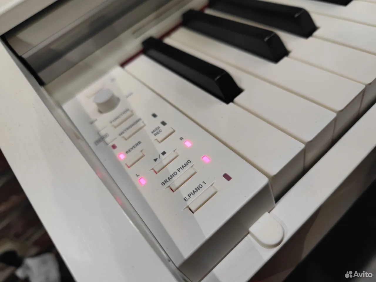 Корпусное Цифровое Пианино Casio PX-770 WH - изображение 7