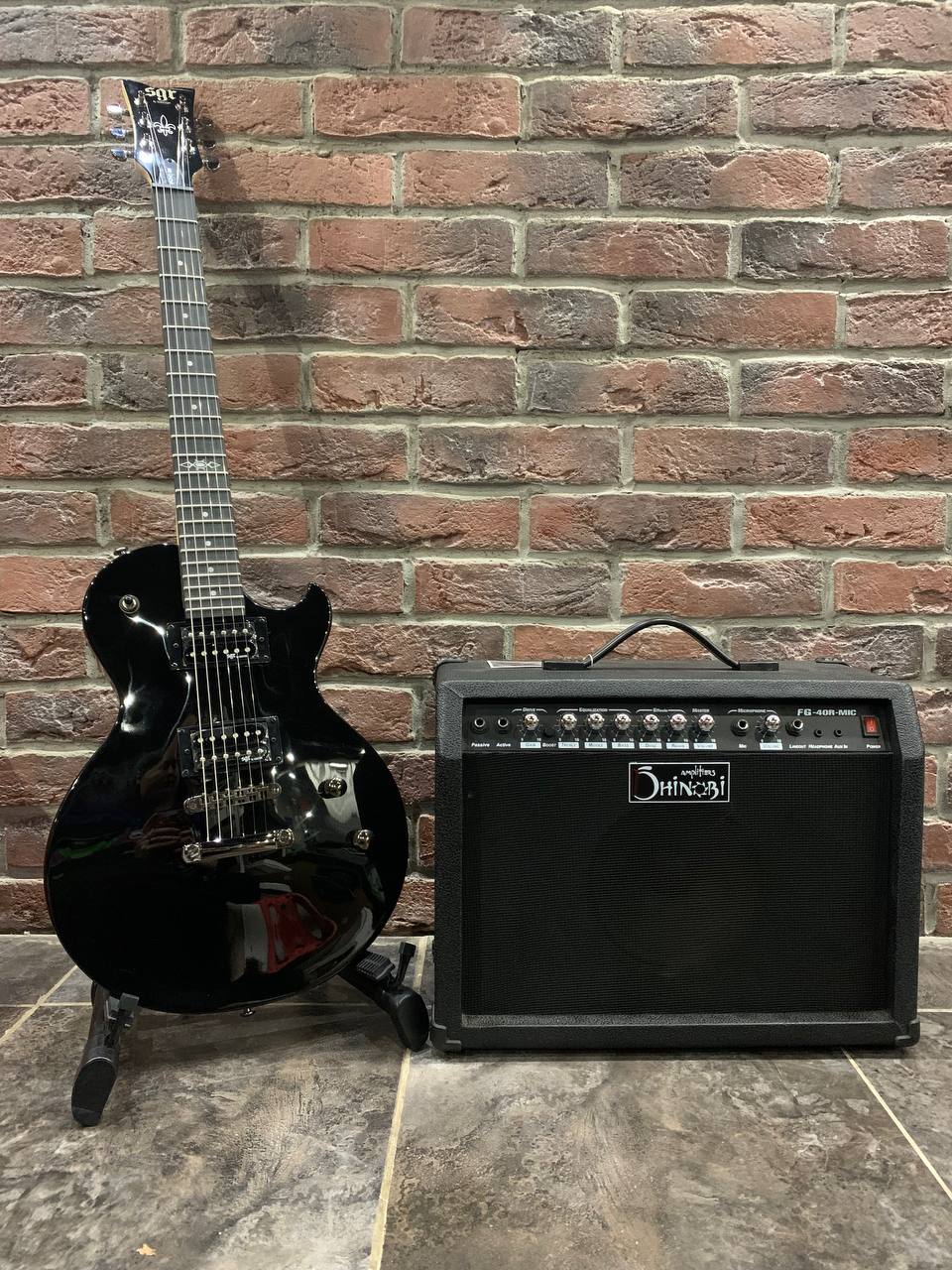 Электрогитара Schecter LP Solo 2 + Комбик 40 ват (комплект)