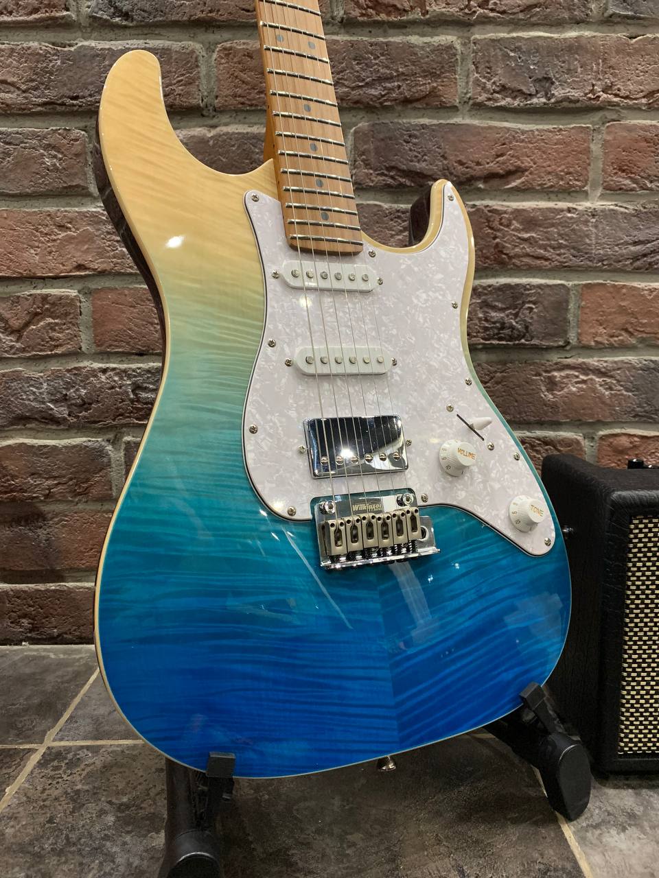 Электрогитара Jet-450 + Портативный Комбик с Эффектами (Аналог Fender) - изображение 3