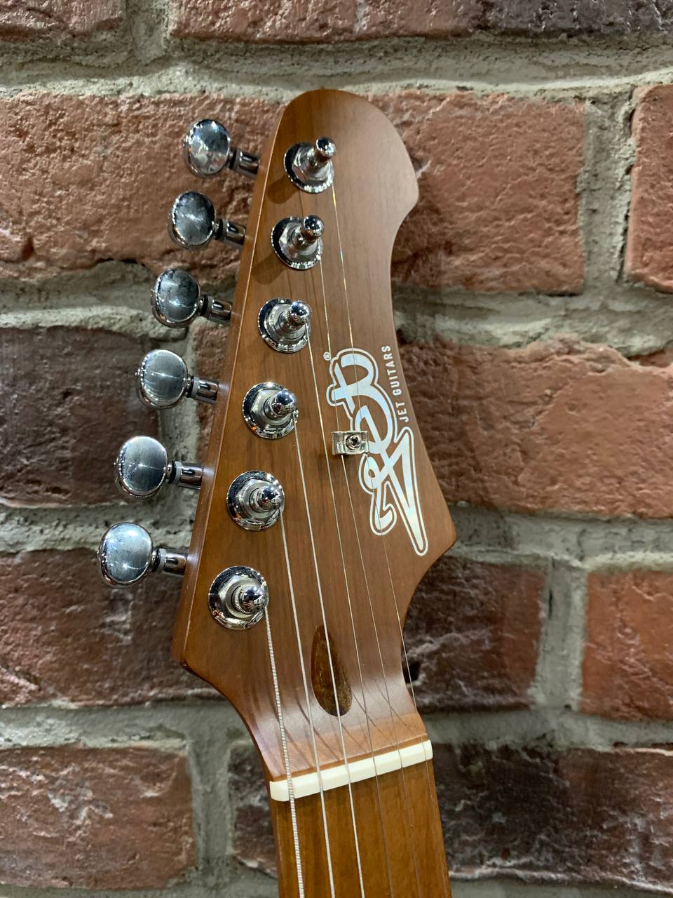 Электрогитара Jet-450 + Портативный Комбик с Эффектами (Аналог Fender) - изображение 9