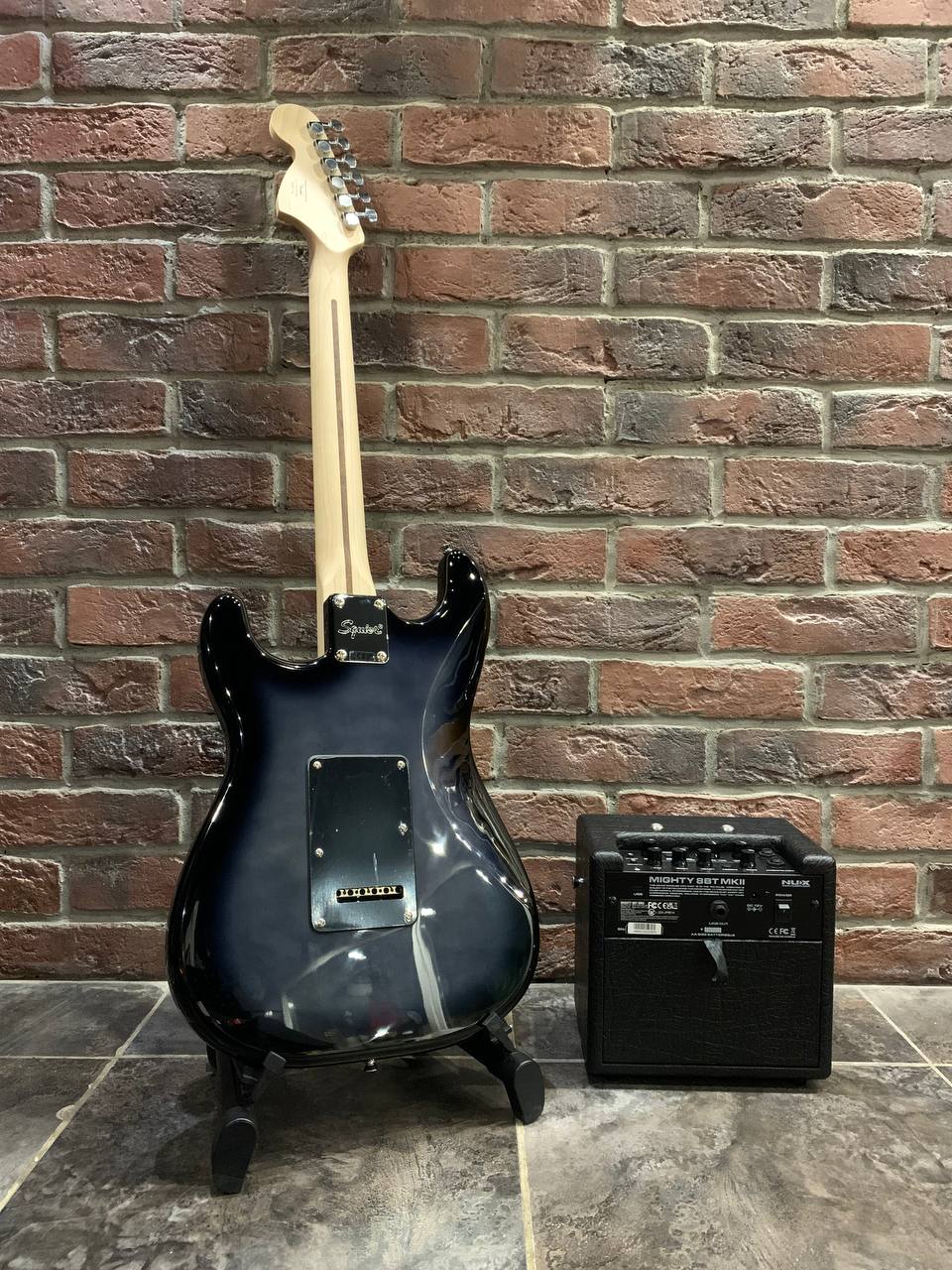 Электрогитара Fender Affinity HSS + Комбик Nux Mark 2 (богатый комплект) - изображение 2