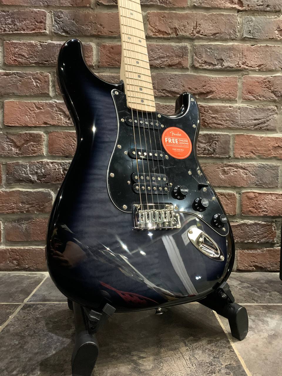 Электрогитара Fender Affinity HSS + Комбик Nux Mark 2 (богатый комплект) - изображение 3