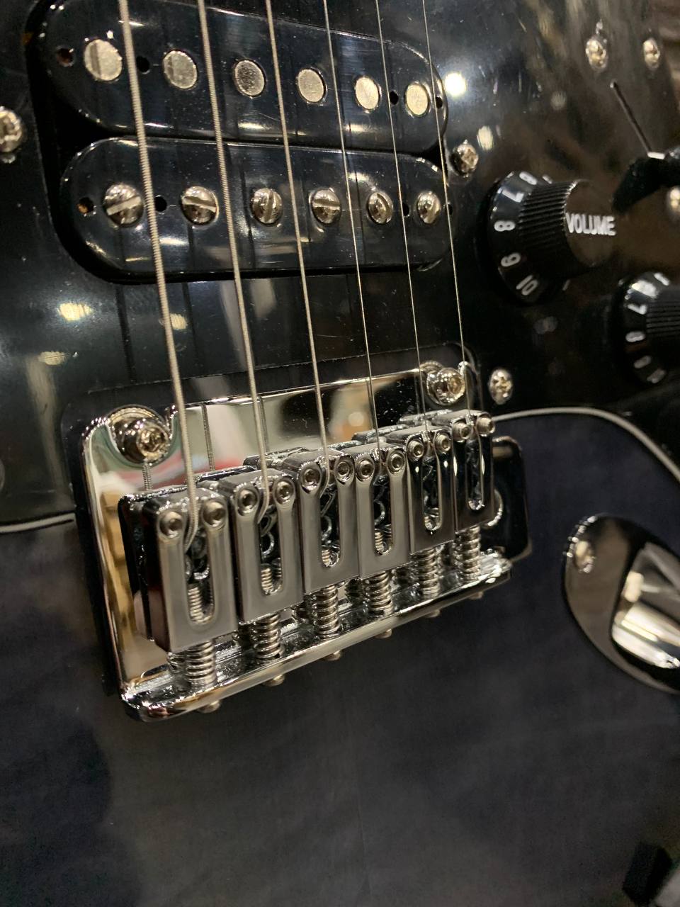 Электрогитара Fender Affinity HSS + Комбик Nux Mark 2 (богатый комплект) - изображение 5