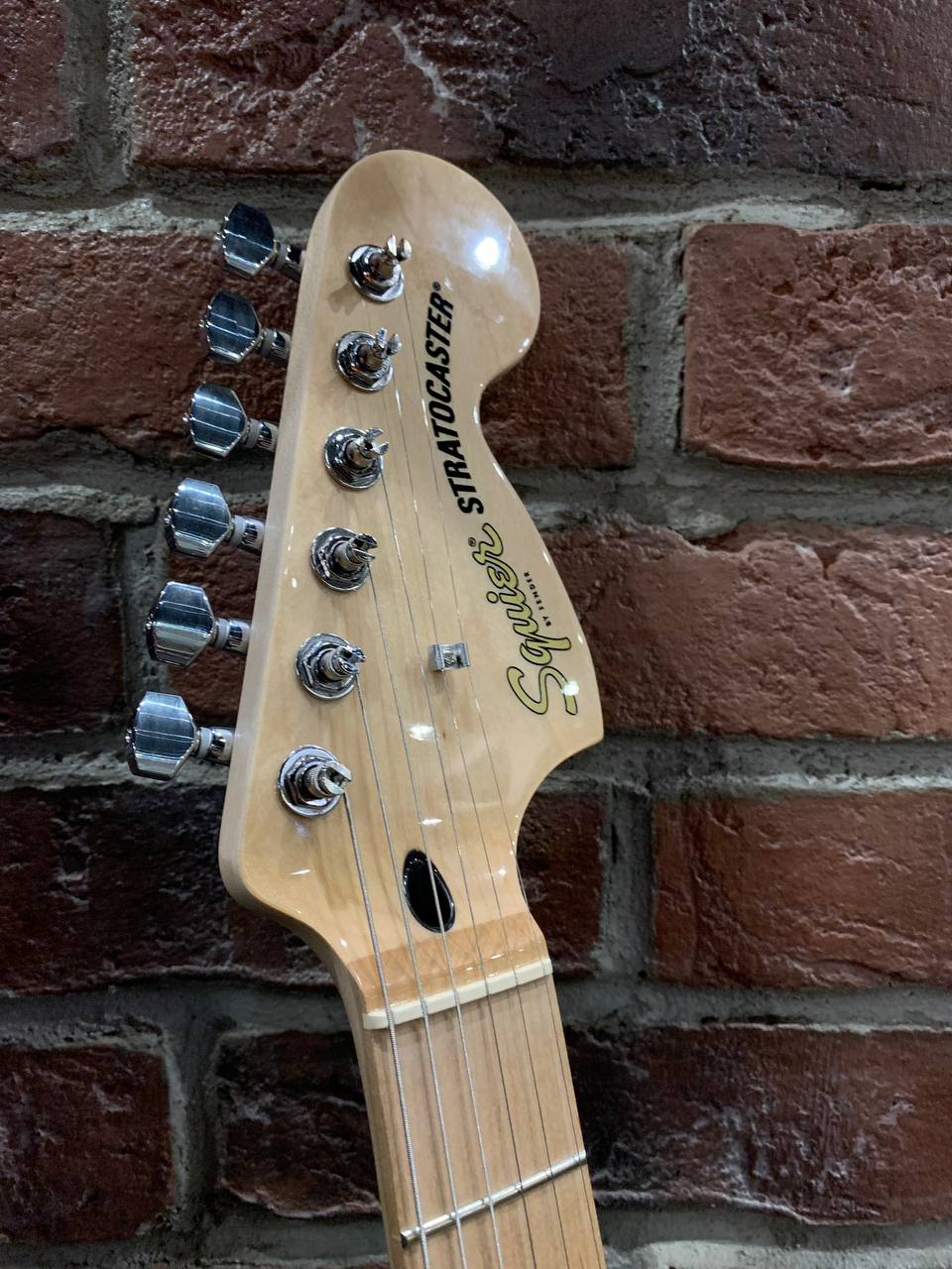 Электрогитара Fender Affinity HSS + Комбик Nux Mark 2 (богатый комплект) - изображение 7