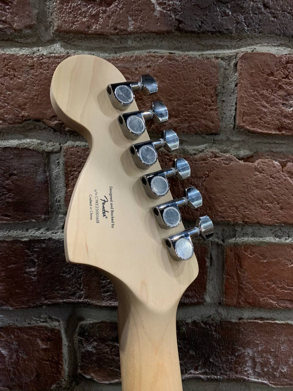 Электрогитара Fender Affinity HSS + Комбик Nux Mark 2 (богатый комплект) - изображение 8