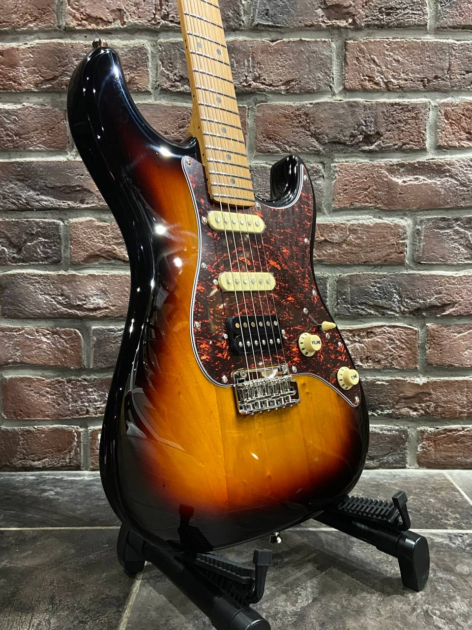 Электрогитара Jet Vintage HSS + Комбик 15 ват (полный комплект) - изображение 3