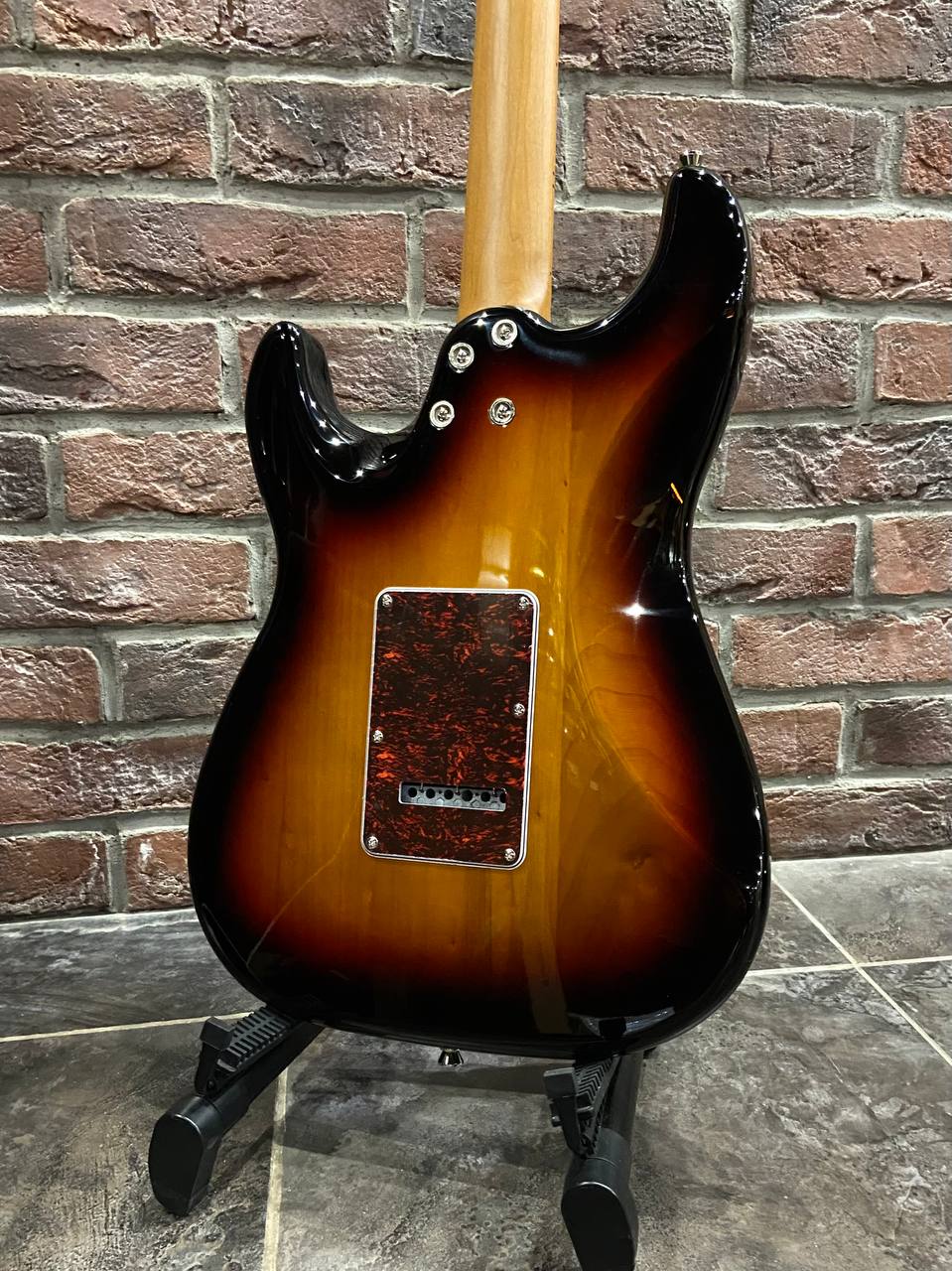 Электрогитара Jet Vintage HSS + Комбик 15 ват (полный комплект) - изображение 4