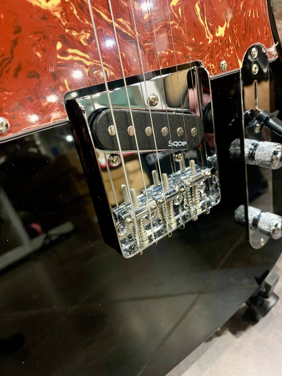 Электрогитара Telecaster Black-RD + Комбик 15 ват (полный комплект) - изображение 6