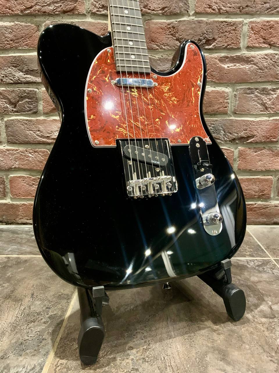 Электрогитара Black Telecaster RD + Комбоусилитель 25 ват (комплект) - изображение 3