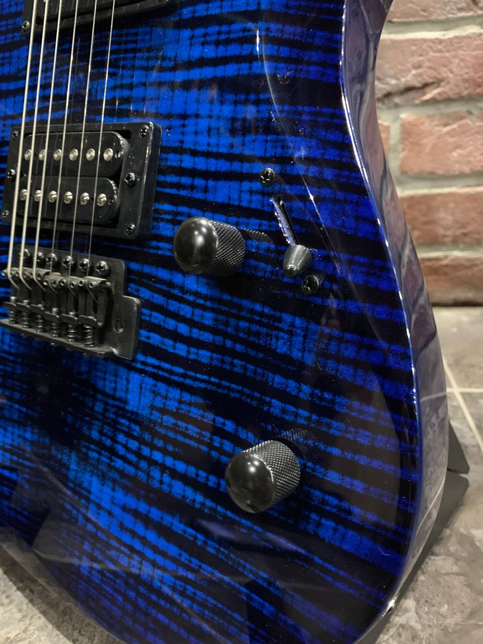 Электрогитара Luxars SuperStratocaster HH BL - изображение 4