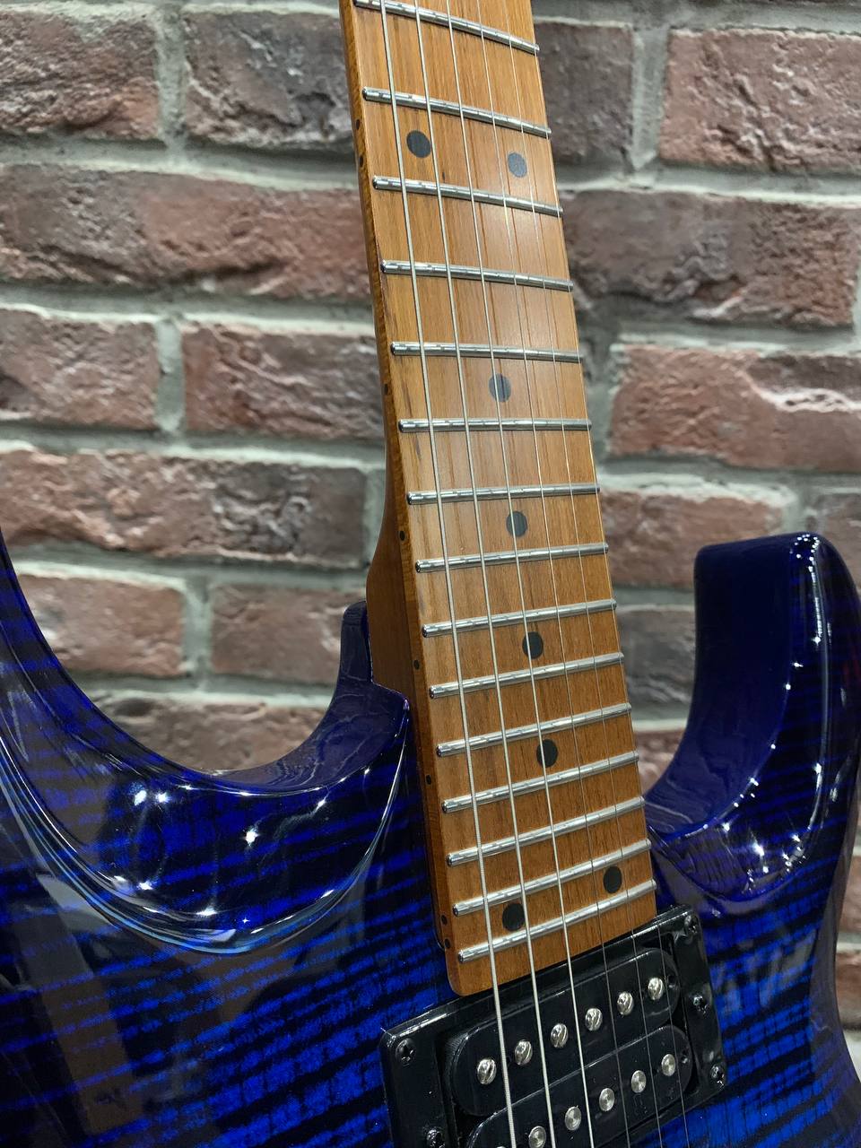 Электрогитара Luxars SuperStratocaster HH BL - изображение 5