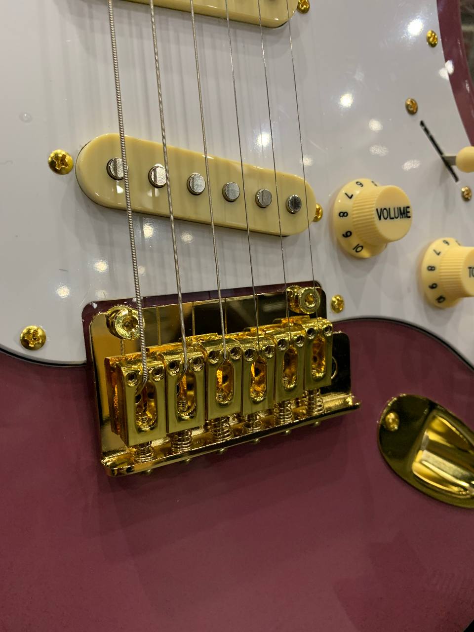 Электрогитара Just Pro Stratocaster SSS CR - изображение 3