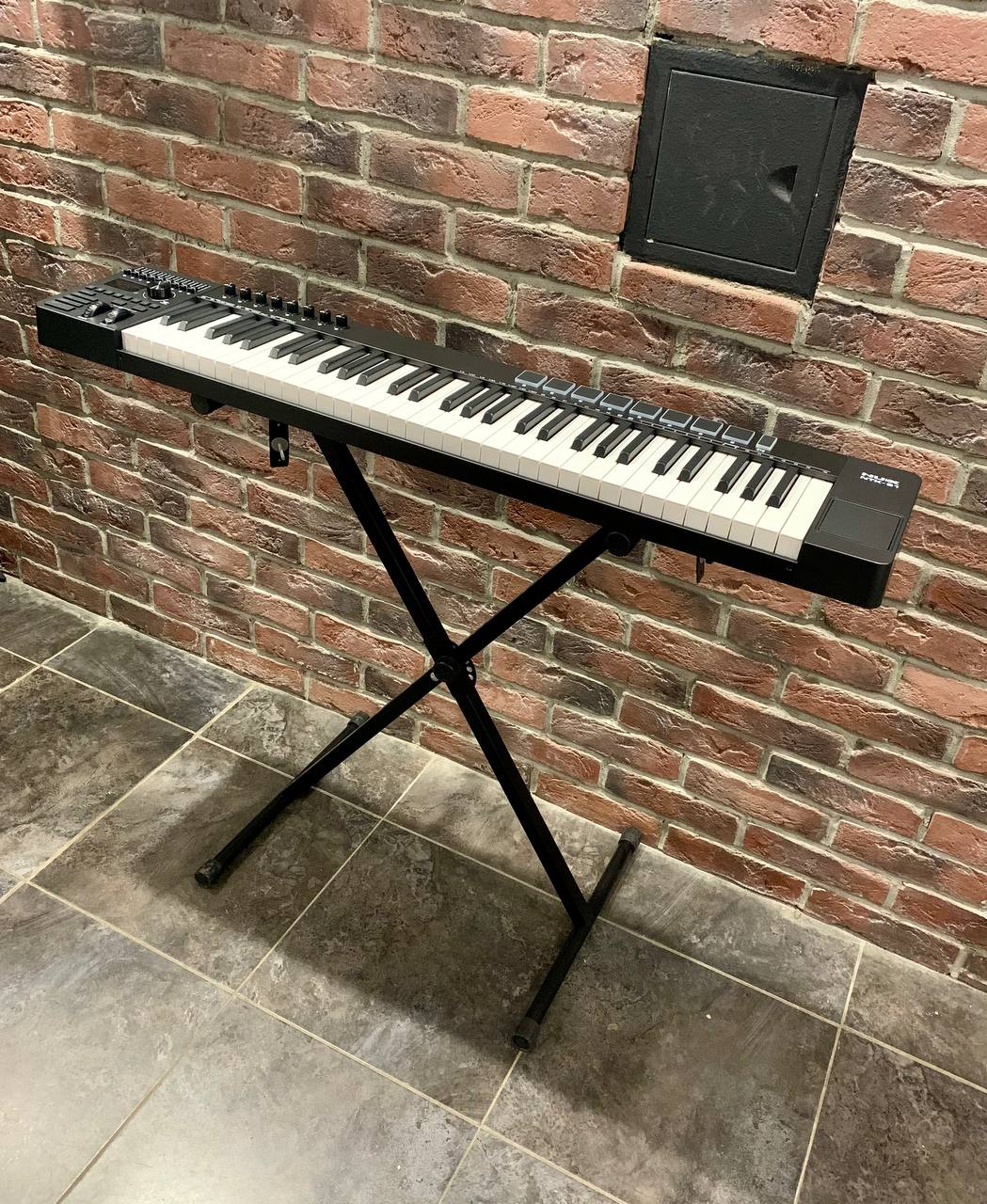 Цифровая Midi Клавиатура NUX Track Keyboard 61 - изображение 2