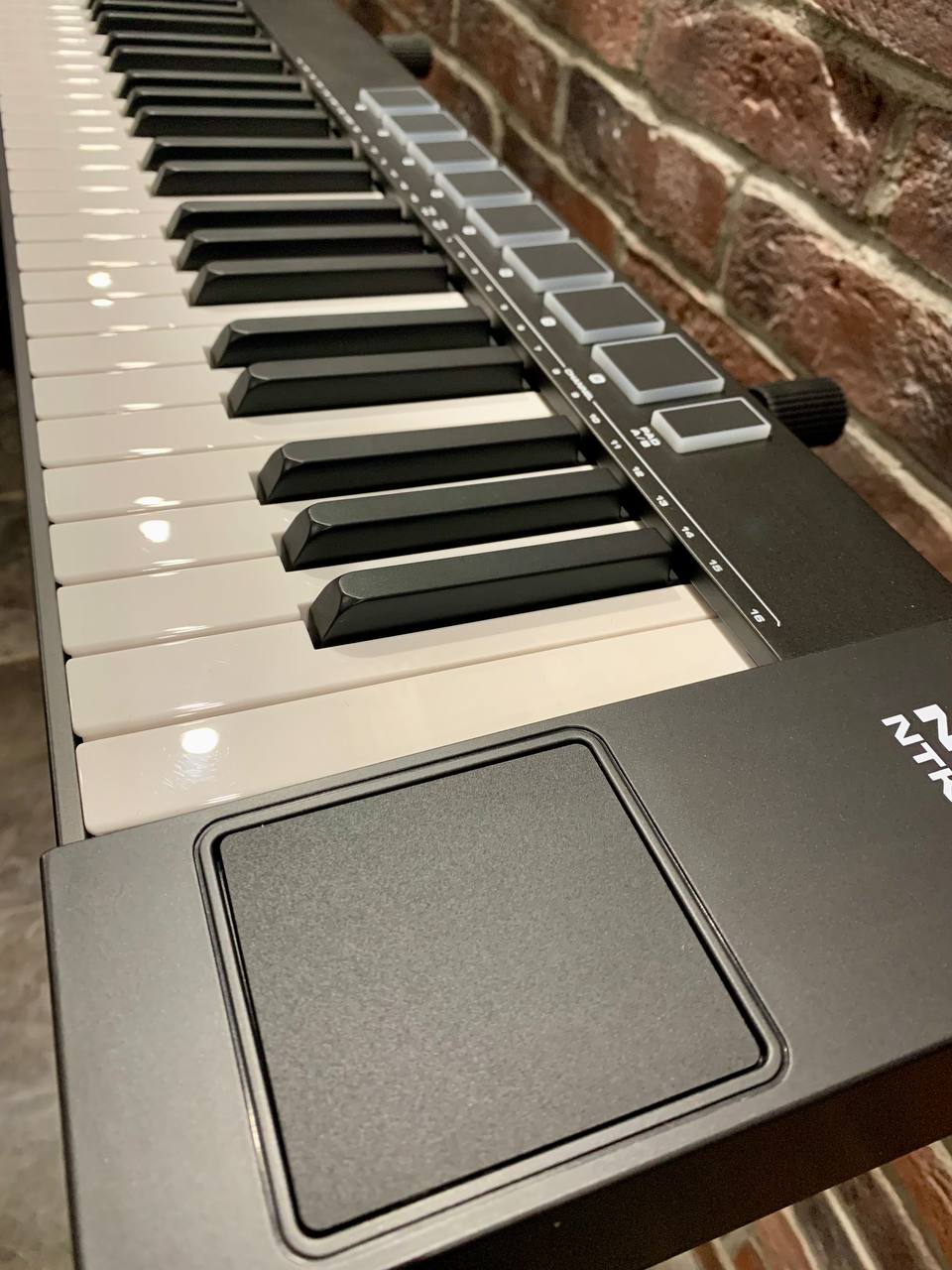 Цифровая Midi Клавиатура NUX Track Keyboard 61 - изображение 6