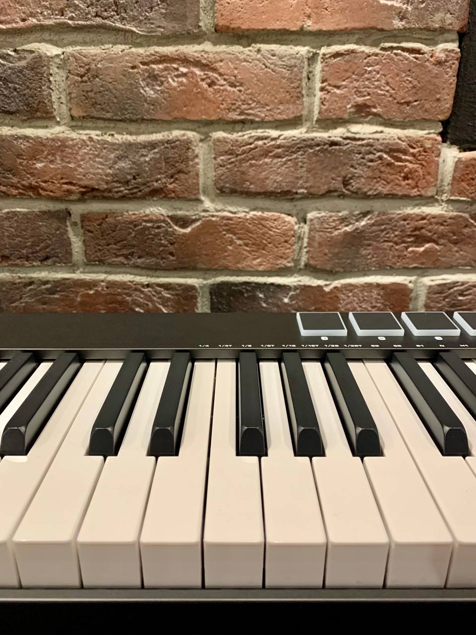 Цифровая Midi Клавиатура NUX Track Keyboard 61 - изображение 7