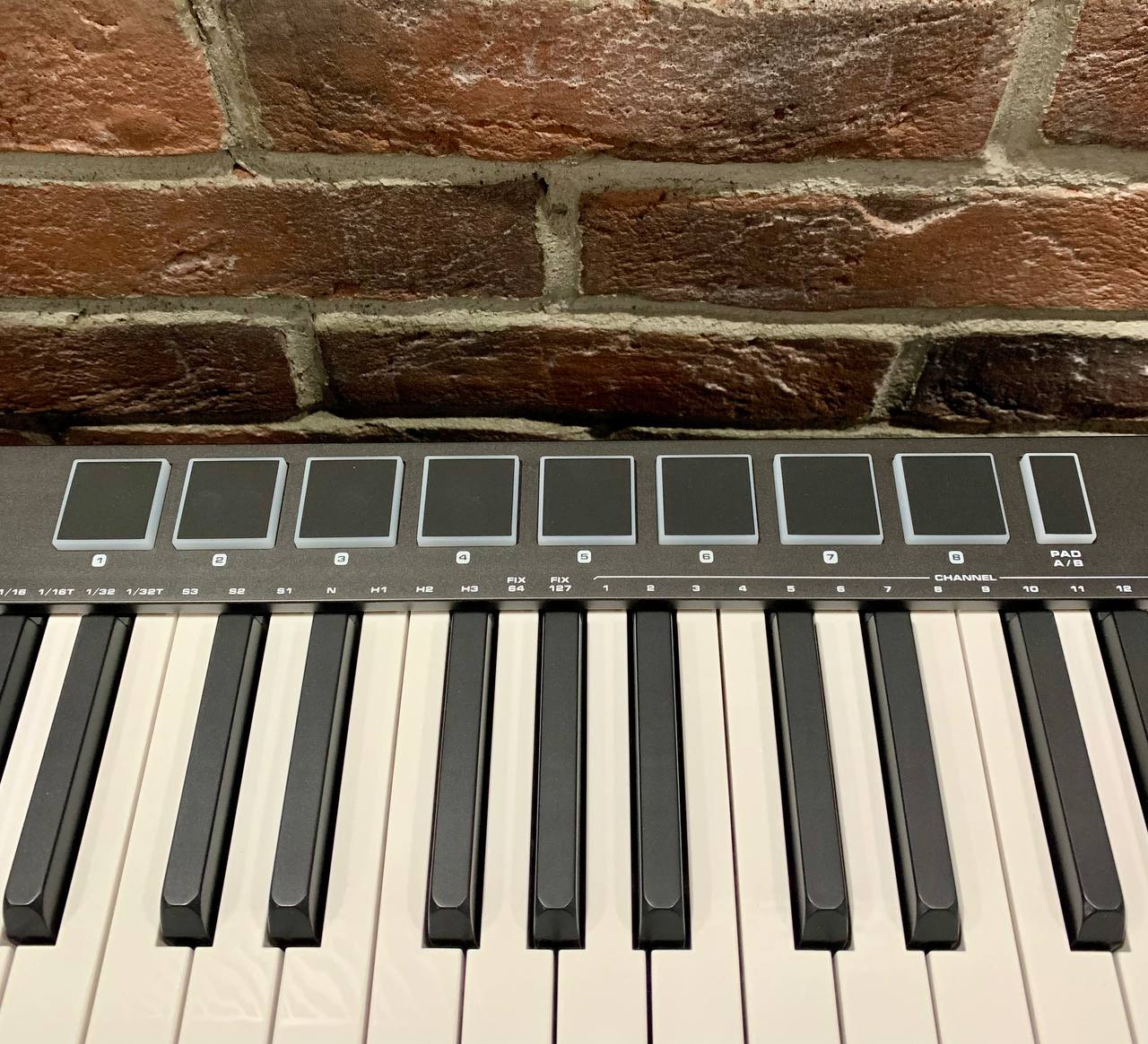 Цифровая Midi Клавиатура NUX Track Keyboard 61 - изображение 8