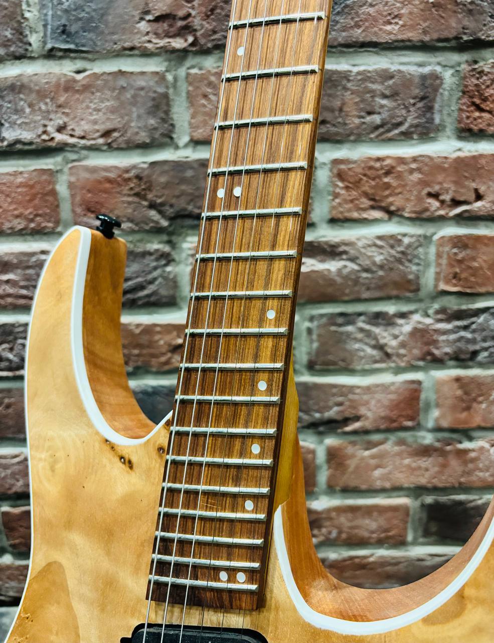 Мультимензурная Электрогитара Real Rock MS-6 + Комбоусилитель 50 ват (комплект) - изображение 3