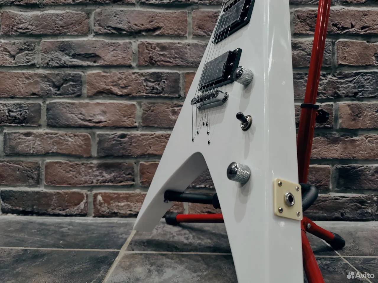 Электрогитара Стрела RT White Edition - изображение 4