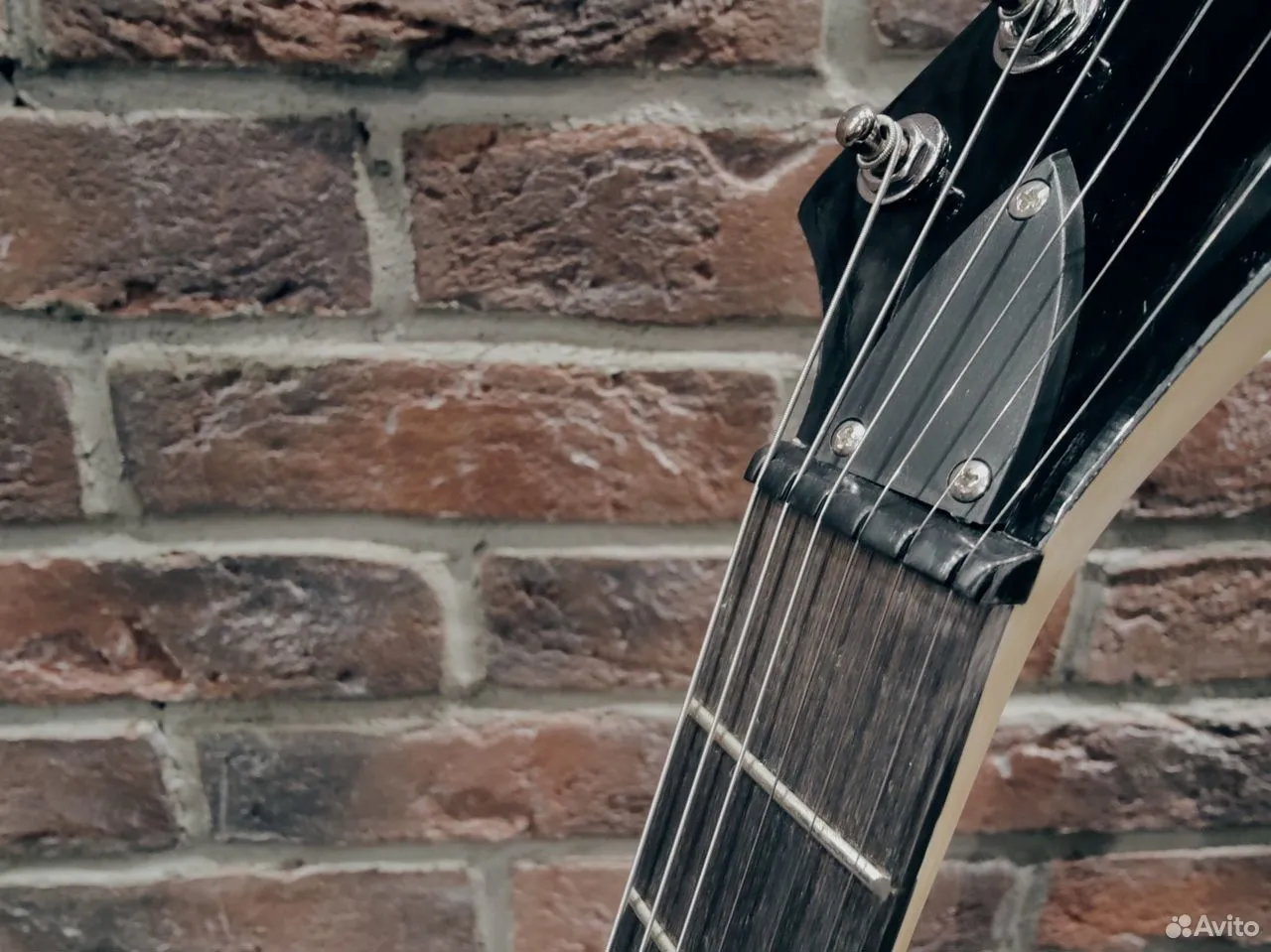 Электрогитара Стрела RT White Edition - изображение 9