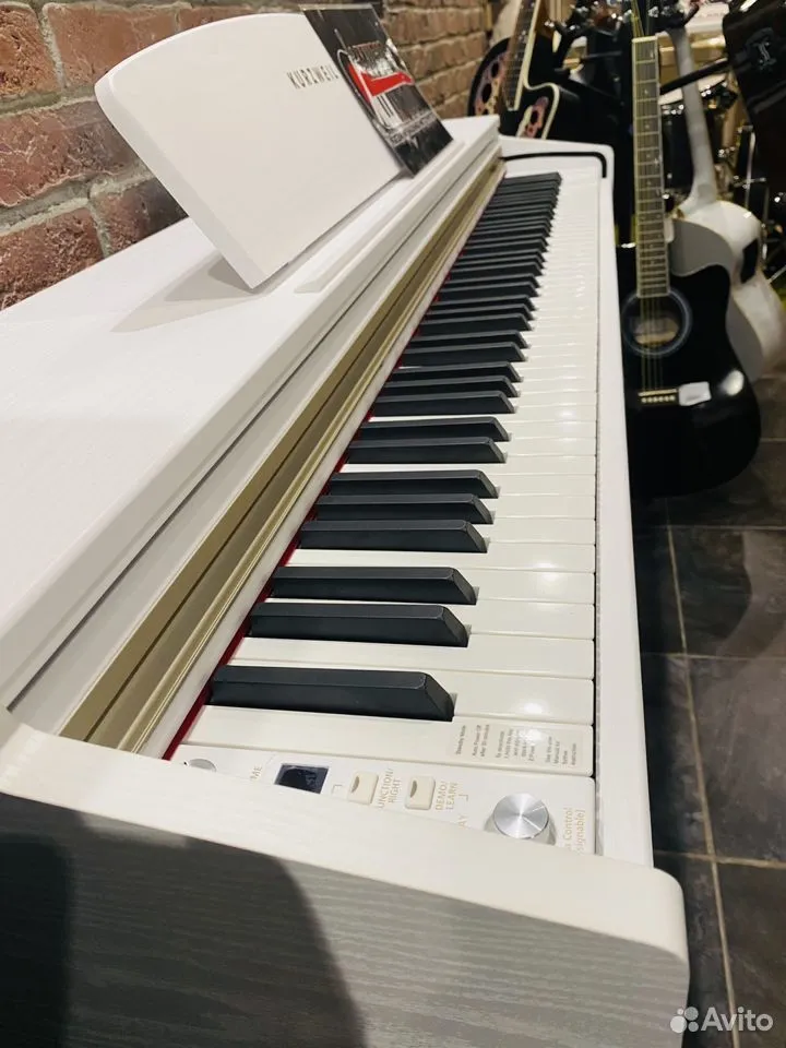 Цифровое Корпусное Пианино Kurzweil M90 WH - изображение 2