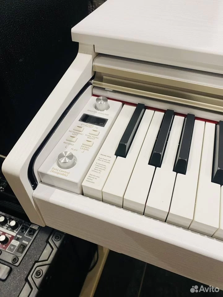 Цифровое Корпусное Пианино Kurzweil M90 WH - изображение 4