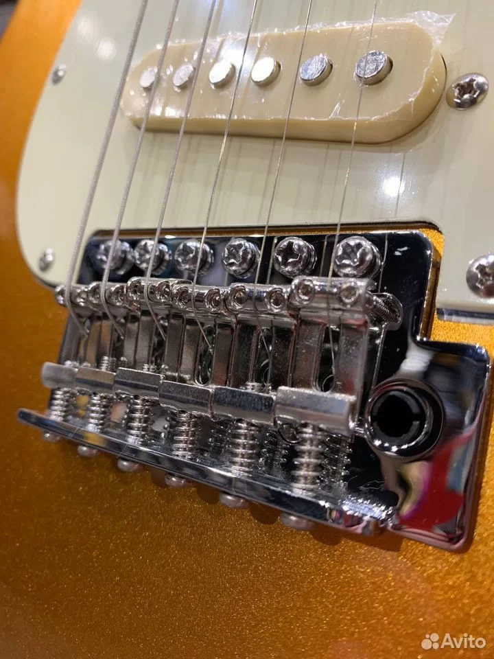 Электрогитара Jet Stratocaster Gold Edition - изображение 4