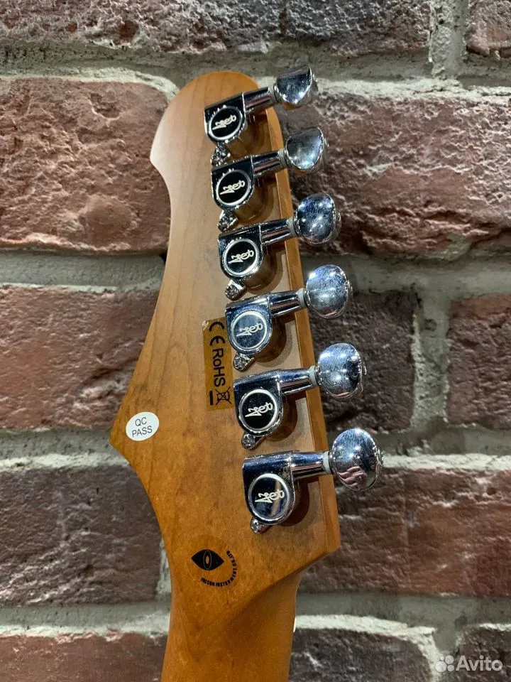 Электрогитара Jet Stratocaster Gold Edition - изображение 7