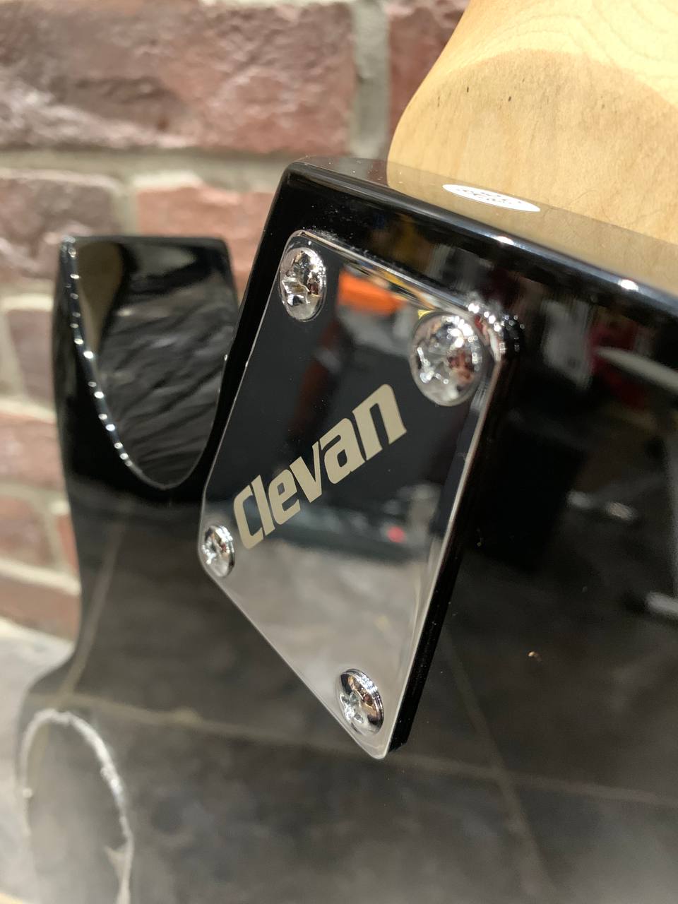 Бас Гитара Les Paul Clevan Black - изображение 7