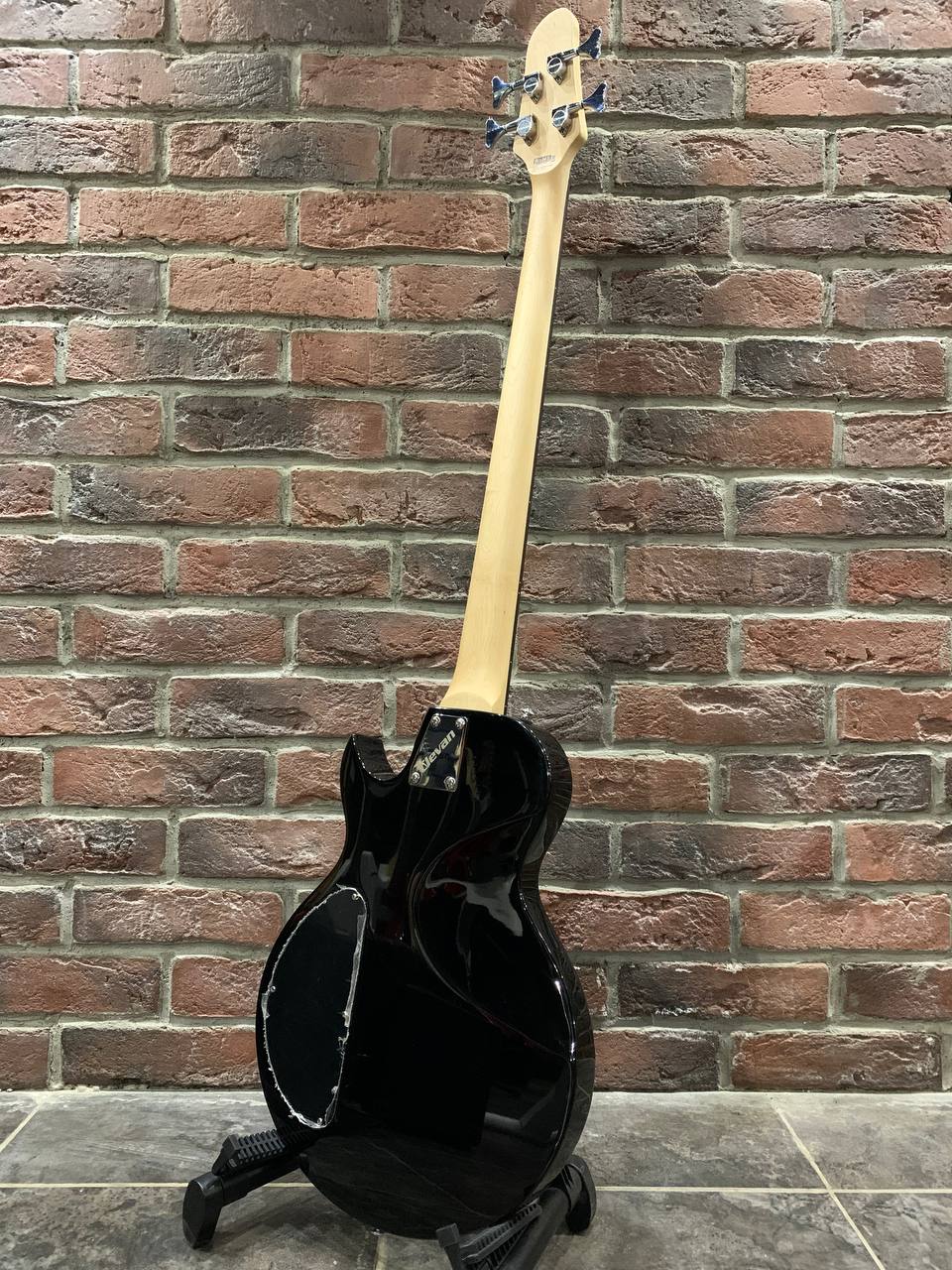 Бас Гитара Les Paul Clevan Black - изображение 9