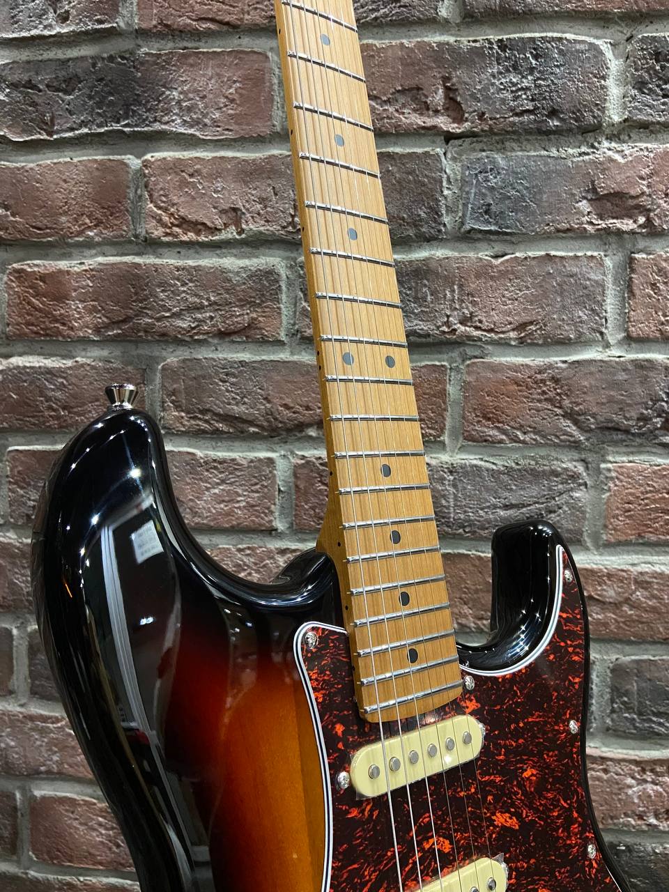 Электрогитара Jet 400 SB HSS + Комбик-Тюнер 10 ват (аналог Fender) - изображение 6