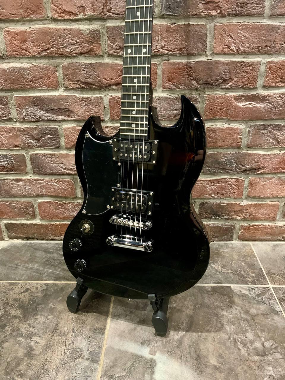Леворукая Электрогитара HB-SG Black+ Комбик-Процессор NUX 20 вт - изображение 3