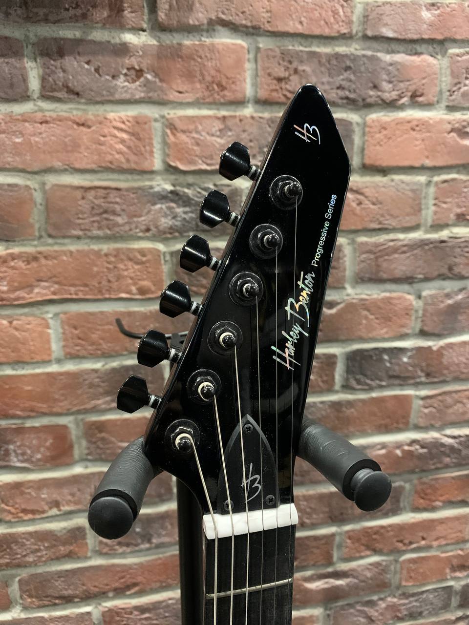 Электрогитара Harley Benton Explorer Progressive Series - изображение 7