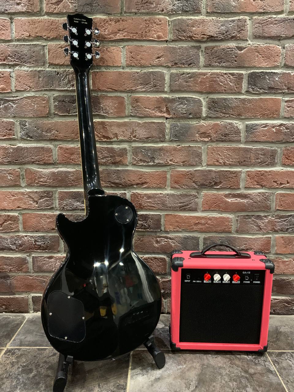 Электрогитара Les Paul Black + Комбик 15 ват (комплект) - изображение 2