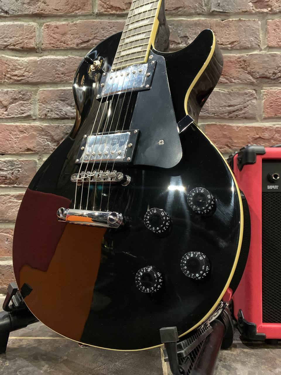 Электрогитара Les Paul Black + Комбик 15 ват (комплект) - изображение 3