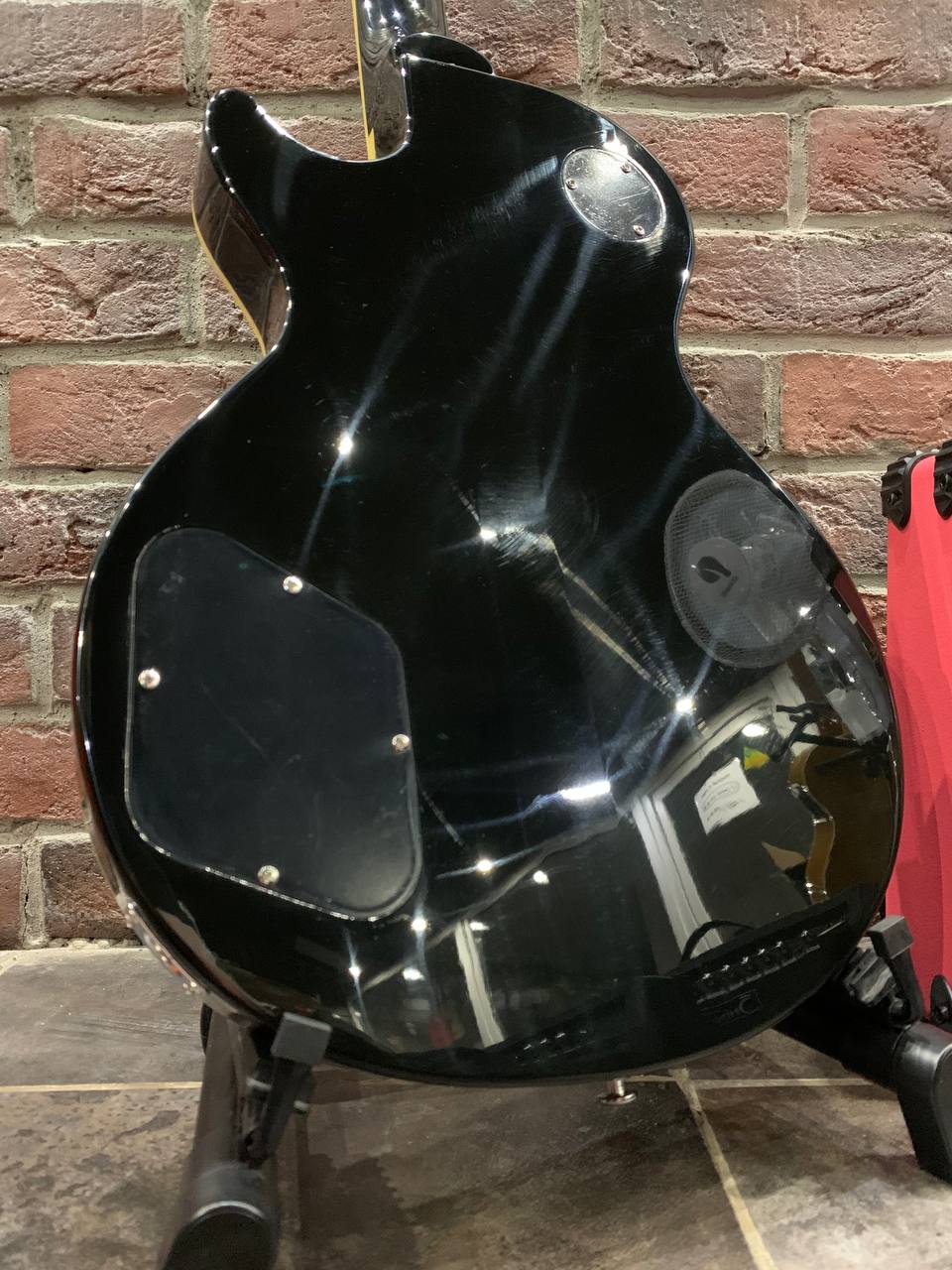 Электрогитара Les Paul Black + Комбик 15 ват (комплект) - изображение 4