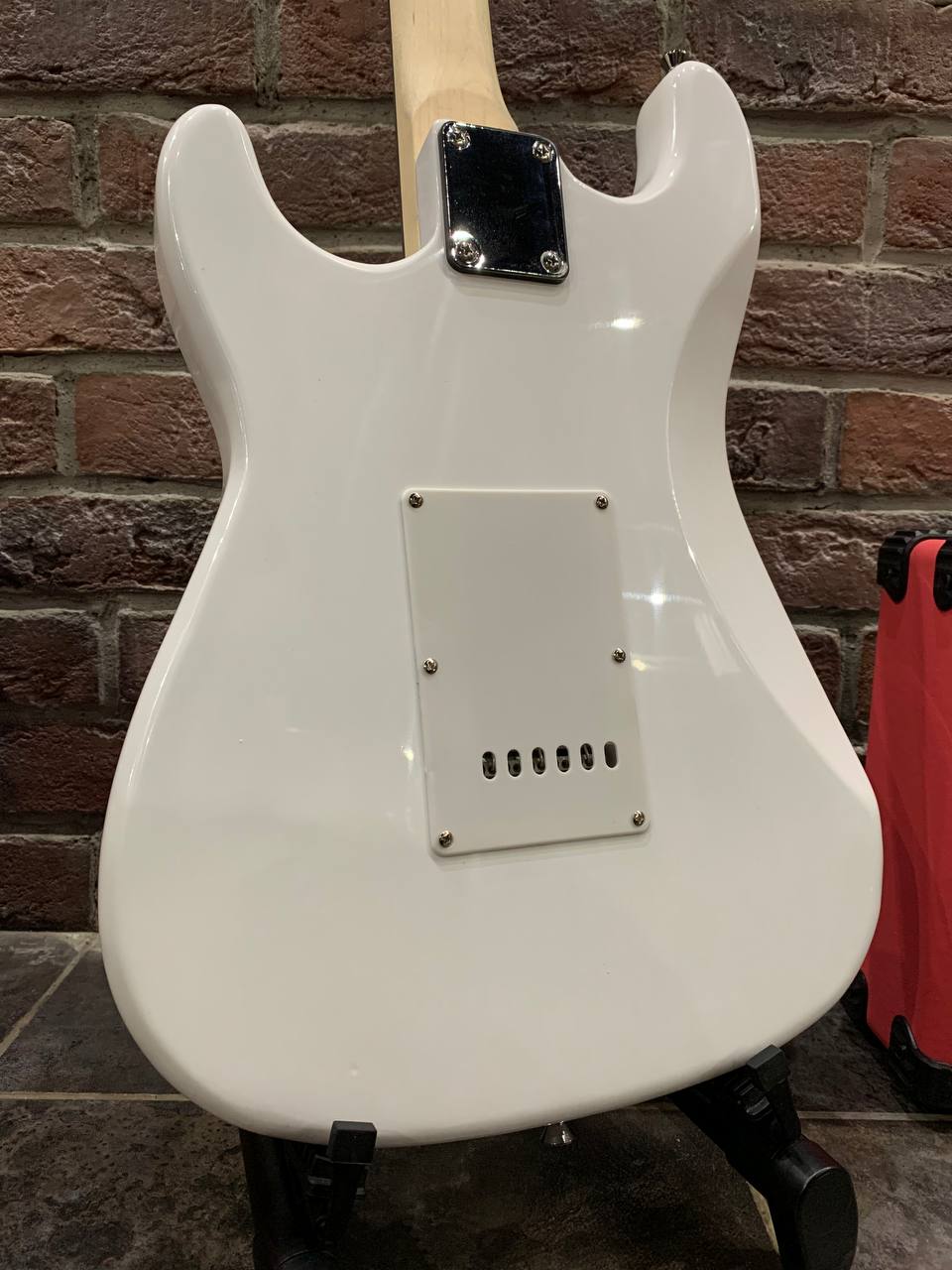 Электрогитара Stratocaster + Комбик 15 ват (комплект) - изображение 4