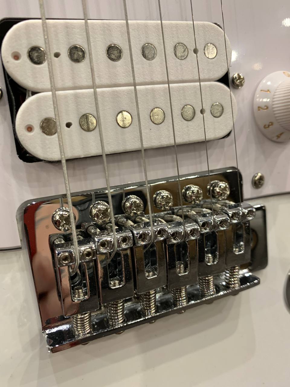 Электрогитара Stratocaster + Комбик 15 ват (комплект) - изображение 5
