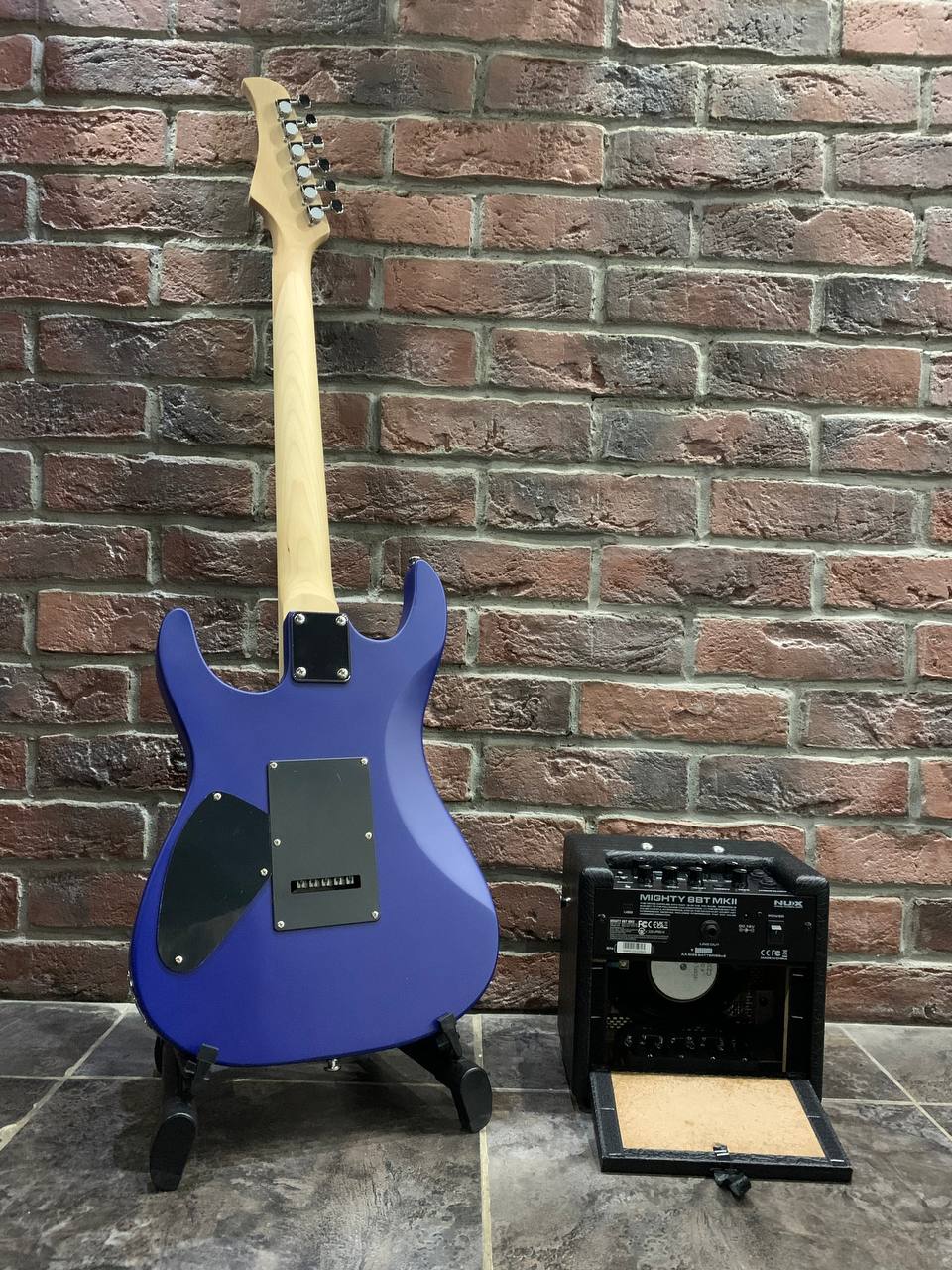 Электрогитара Fabio HSH Floyd Rose + Комбик  с Эффектами и Драм Машиной NUX-MK2 - изображение 2