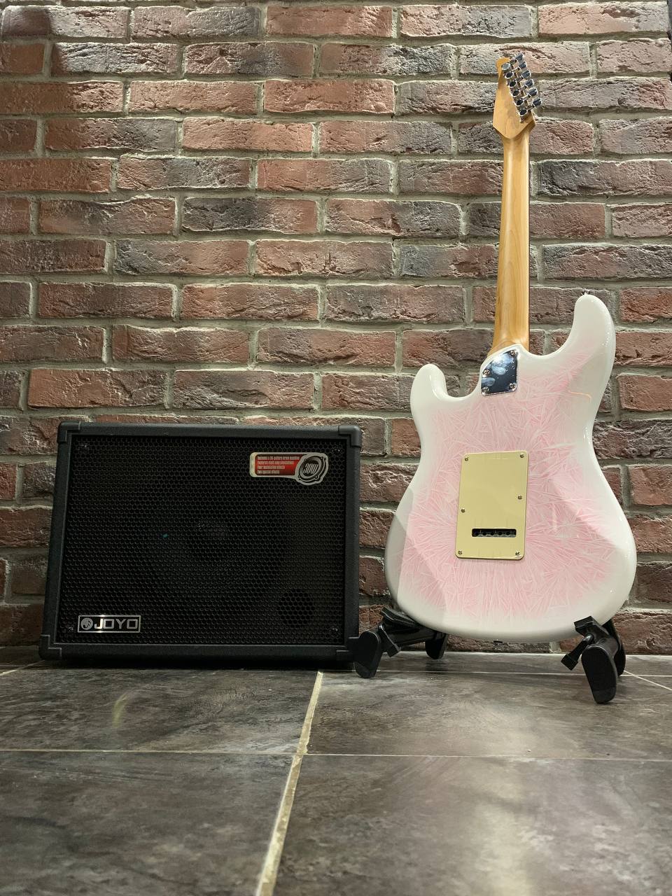 Электрогитара Stratocaster HSS + Цифровой Комбик 30 ват с Эффектами и Драм Машиной - изображение 2