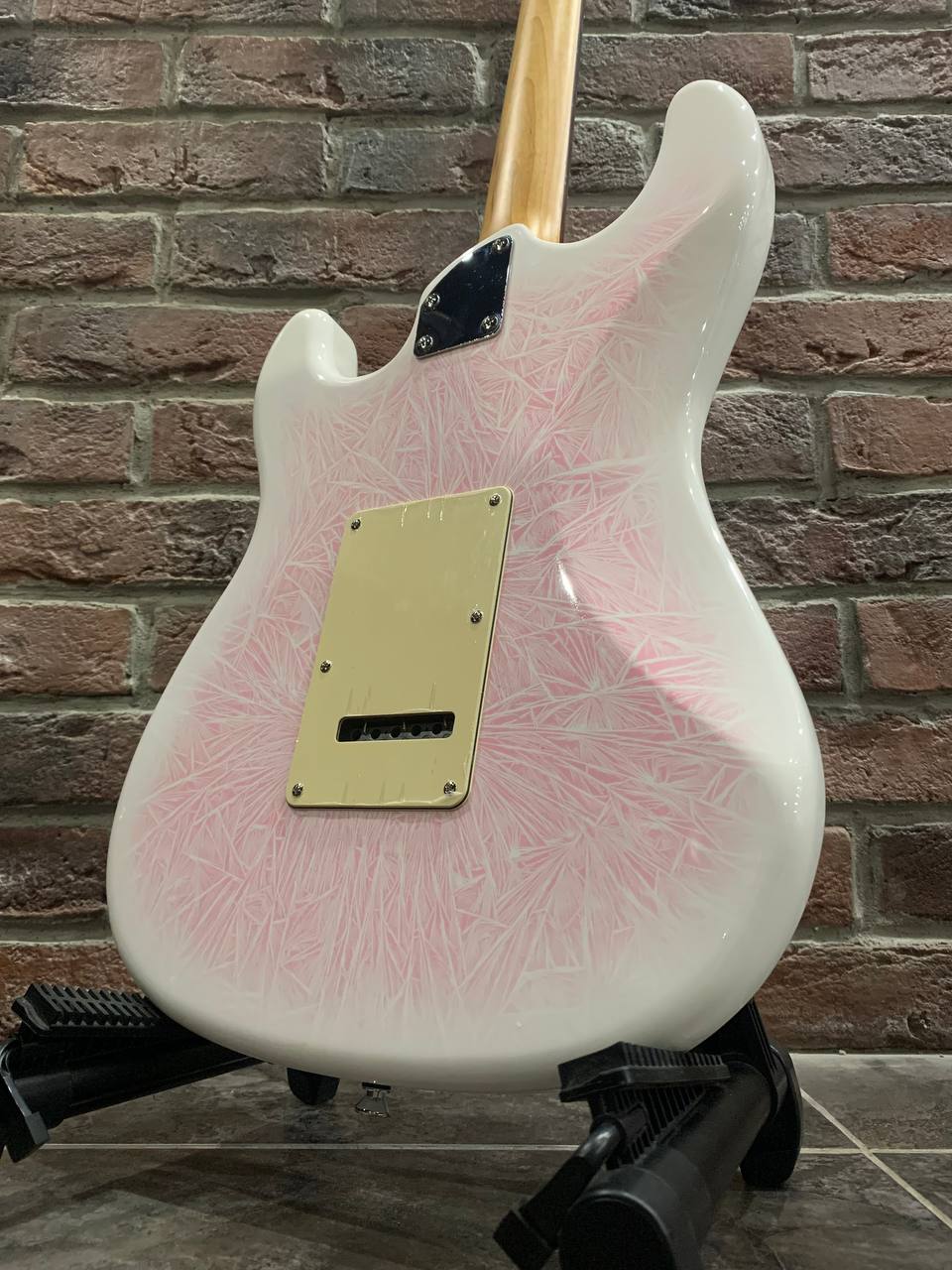 Электрогитара Stratocaster HSS + Цифровой Комбик 30 ват с Эффектами и Драм Машиной - изображение 4