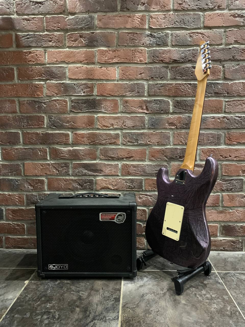 Эксклюзивная Электрогитара Stratocaster HSS + Цифровой Комбик 30 ват с Эффектами - изображение 2