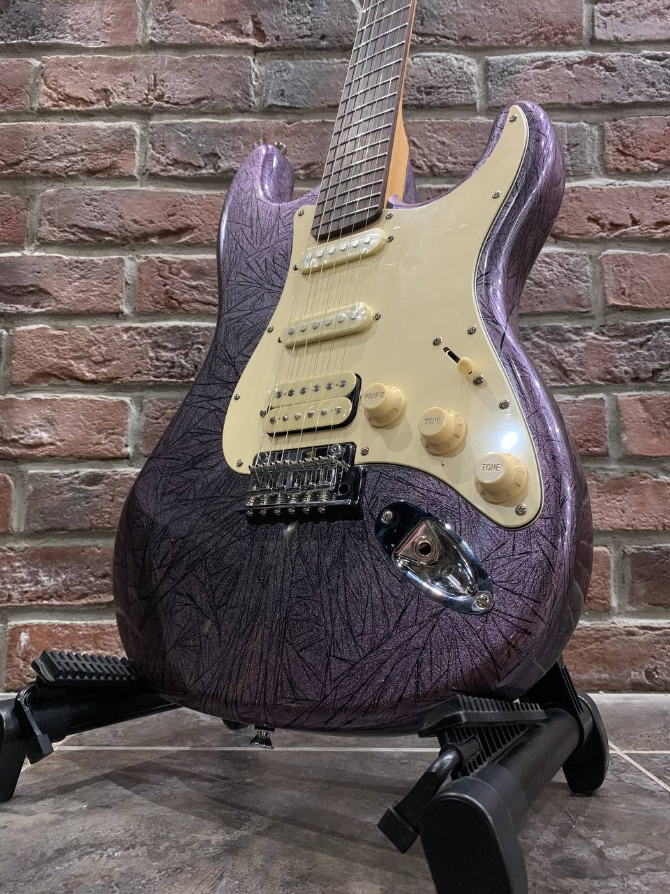 Эксклюзивная Электрогитара Stratocaster HSS + Цифровой Комбик 30 ват с Эффектами - изображение 3