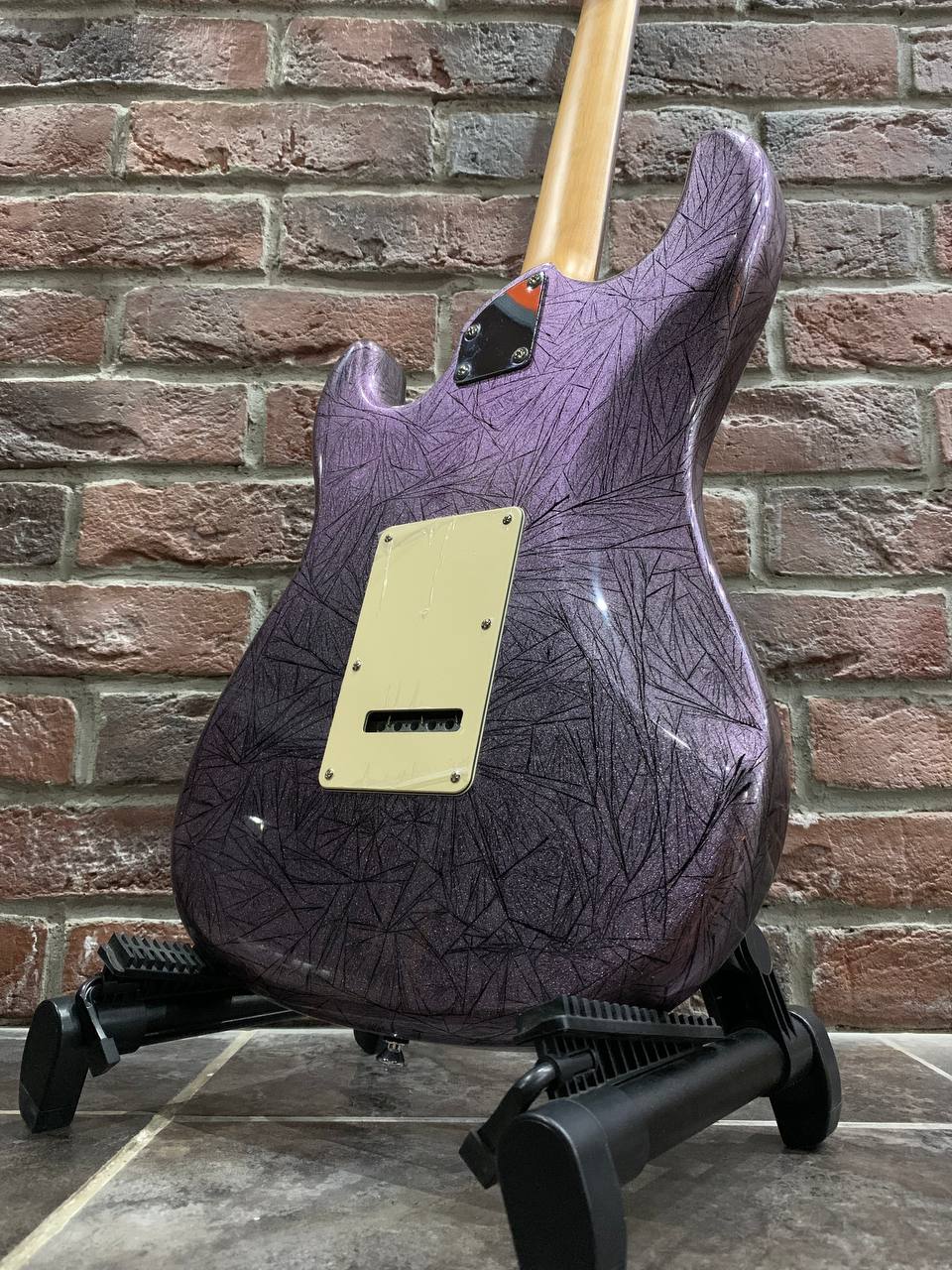 Эксклюзивная Электрогитара Stratocaster HSS + Цифровой Комбик 30 ват с Эффектами - изображение 4